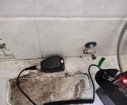 石嘴山市屋顶漏水维修公司分享下卫生间漏水的危害及解决方法